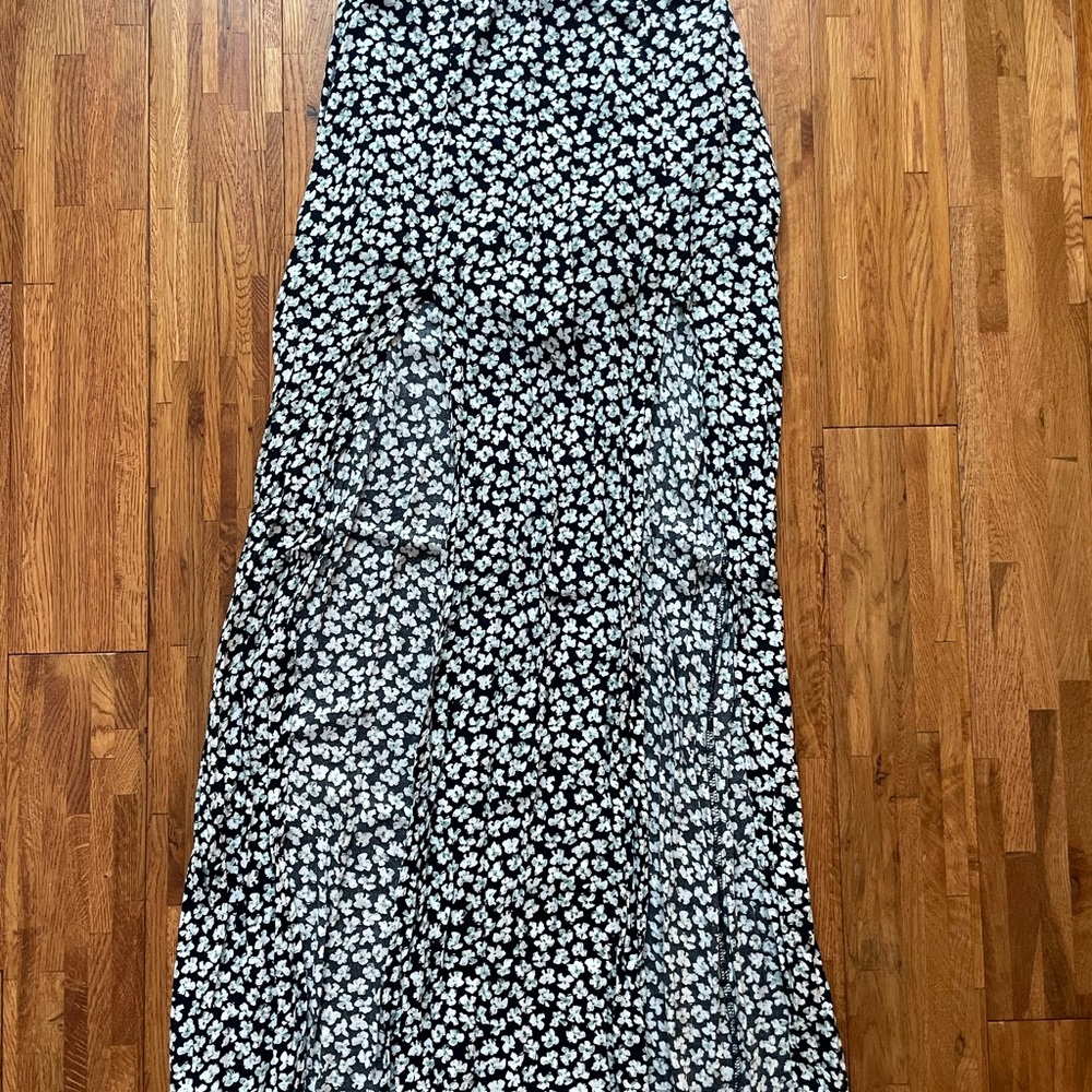 Chic Black and White Floral Midi Skirt